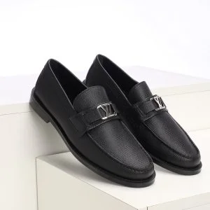 Giày lười Louis Vuitton full đen đế cao khóa nhỏ Like Auth