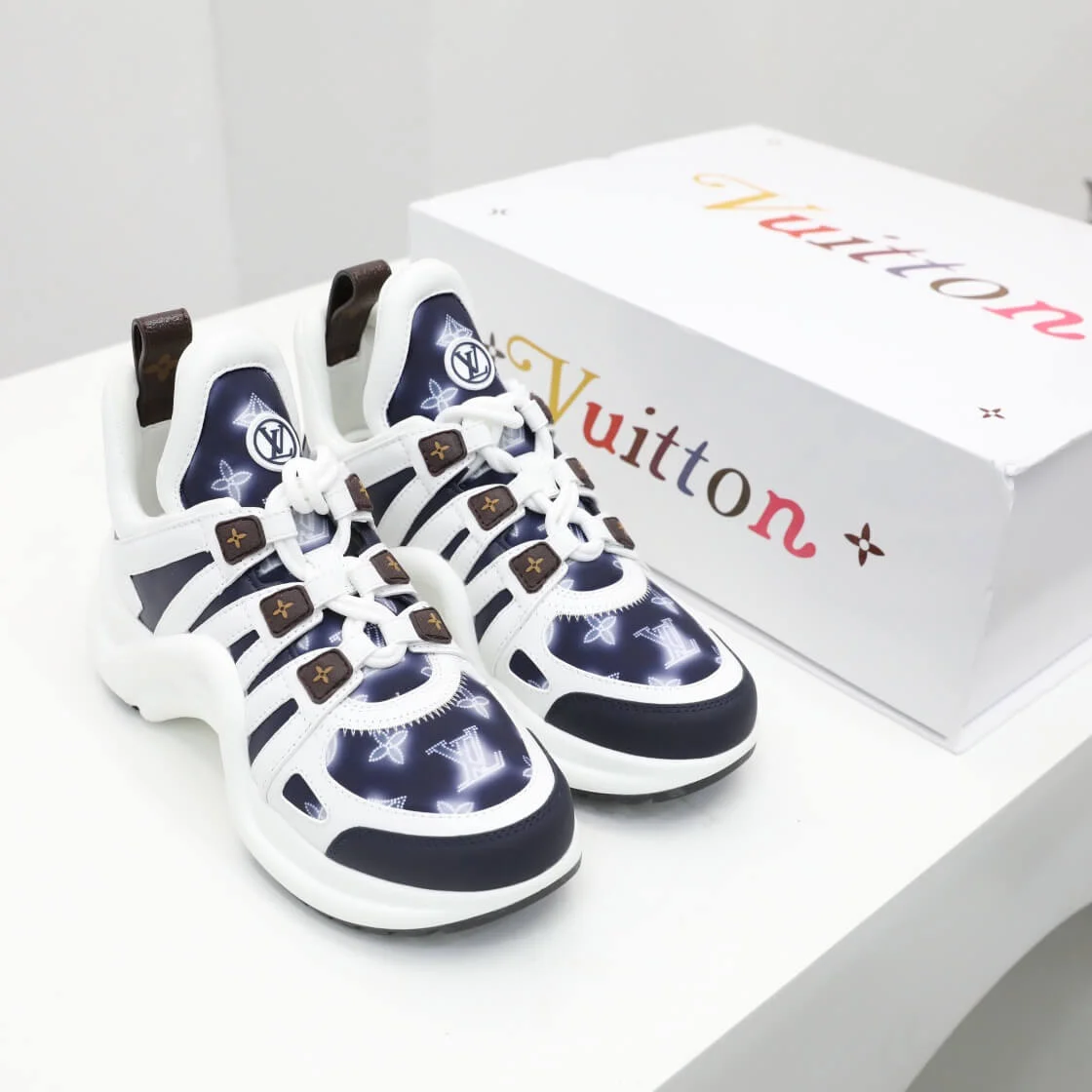 Giày Louis Vuitton Archlight Navy Blue And White Like Auth
