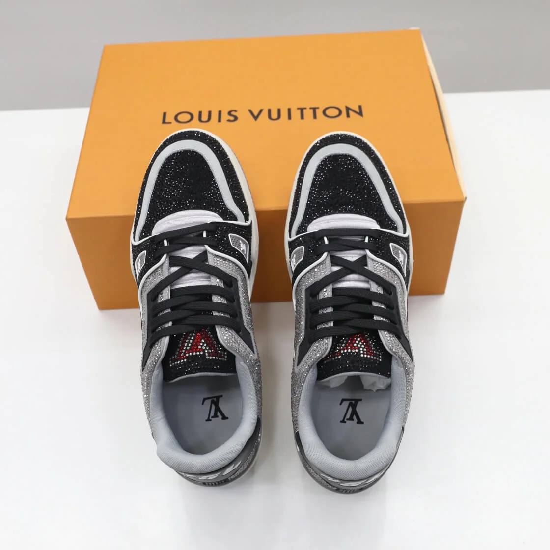 Giày Louis Vuitton Lv Trainer #54 Signature Black Grey Crystal Like Auth