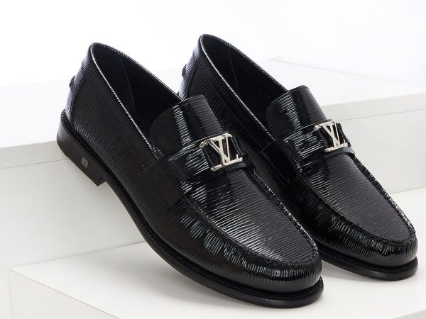 Giày Lười Louis Vuitton Đế Cao Da Epi Khóa Nhỏ