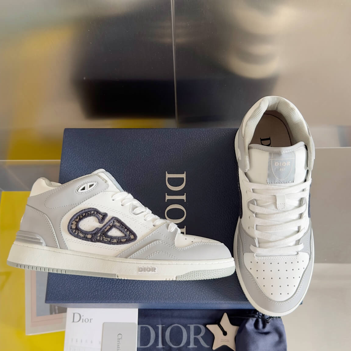Giày Dior B57 Mid Top Sneaker Gray And White Like Auth